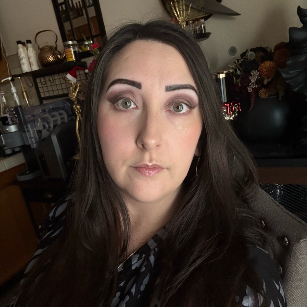 Meet your Posher, Sabrina